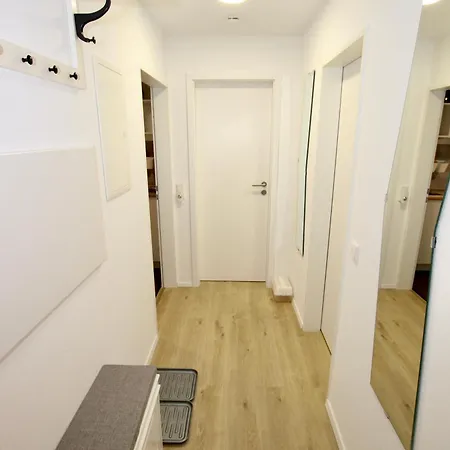 公寓 Gemuetliches Schwarzwald-apartment Im Ruhigen Untergeschoss Eines Hauses 登茨林根