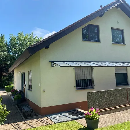 公寓 Gemuetliches Schwarzwald-apartment Im Ruhigen Untergeschoss Eines Hauses