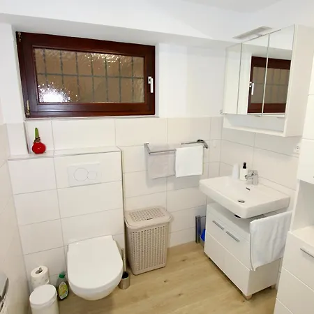 公寓 Gemuetliches Schwarzwald-apartment Im Ruhigen Untergeschoss Eines Hauses