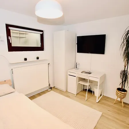 公寓 Gemuetliches Schwarzwald-apartment Im Ruhigen Untergeschoss Eines Hauses *